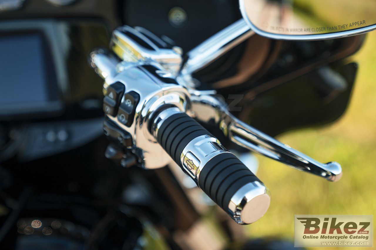 Thumbnail for Harley-Davidson CVO Limited 2021