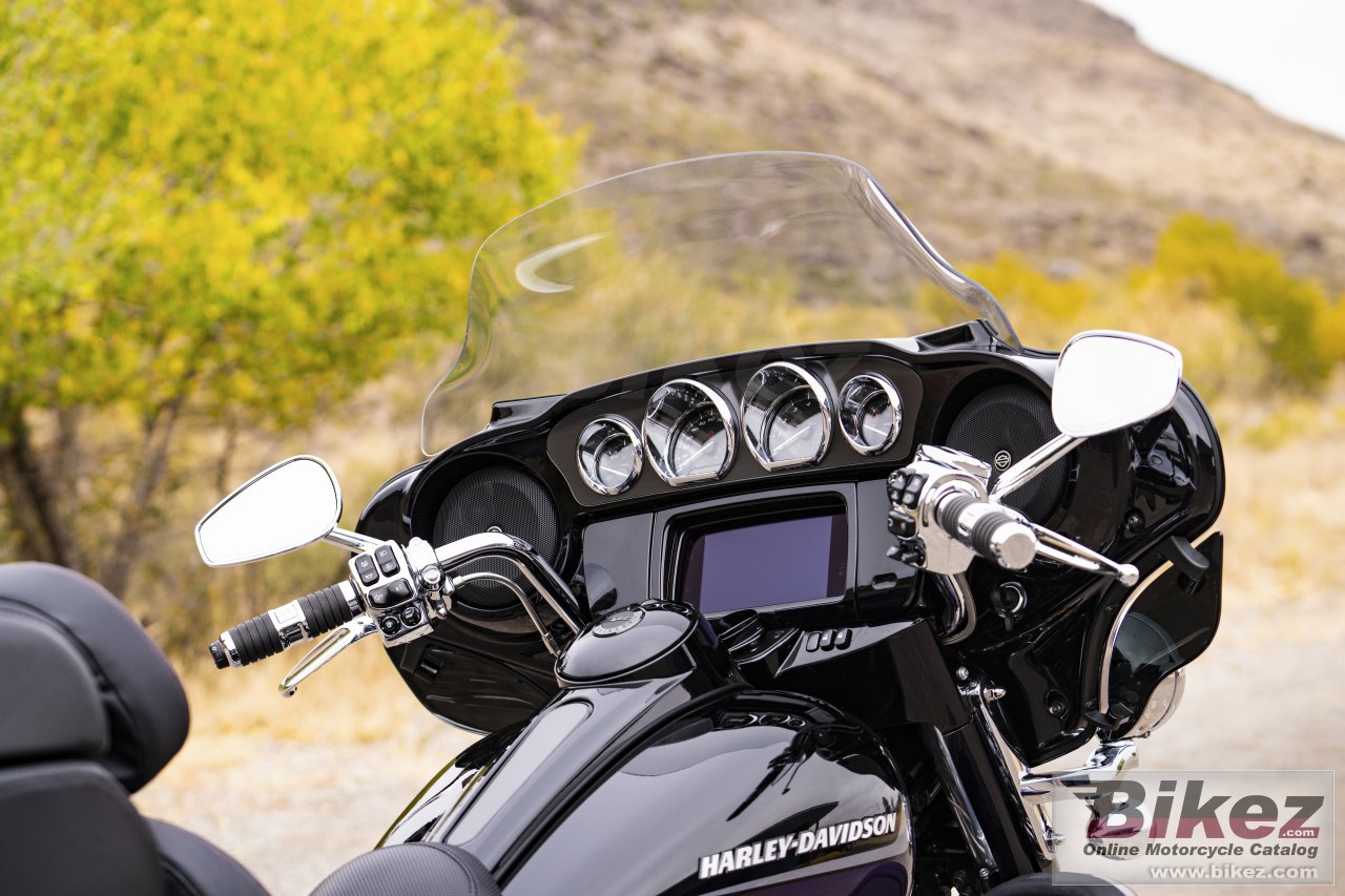 Thumbnail for Harley-Davidson CVO Limited 2021