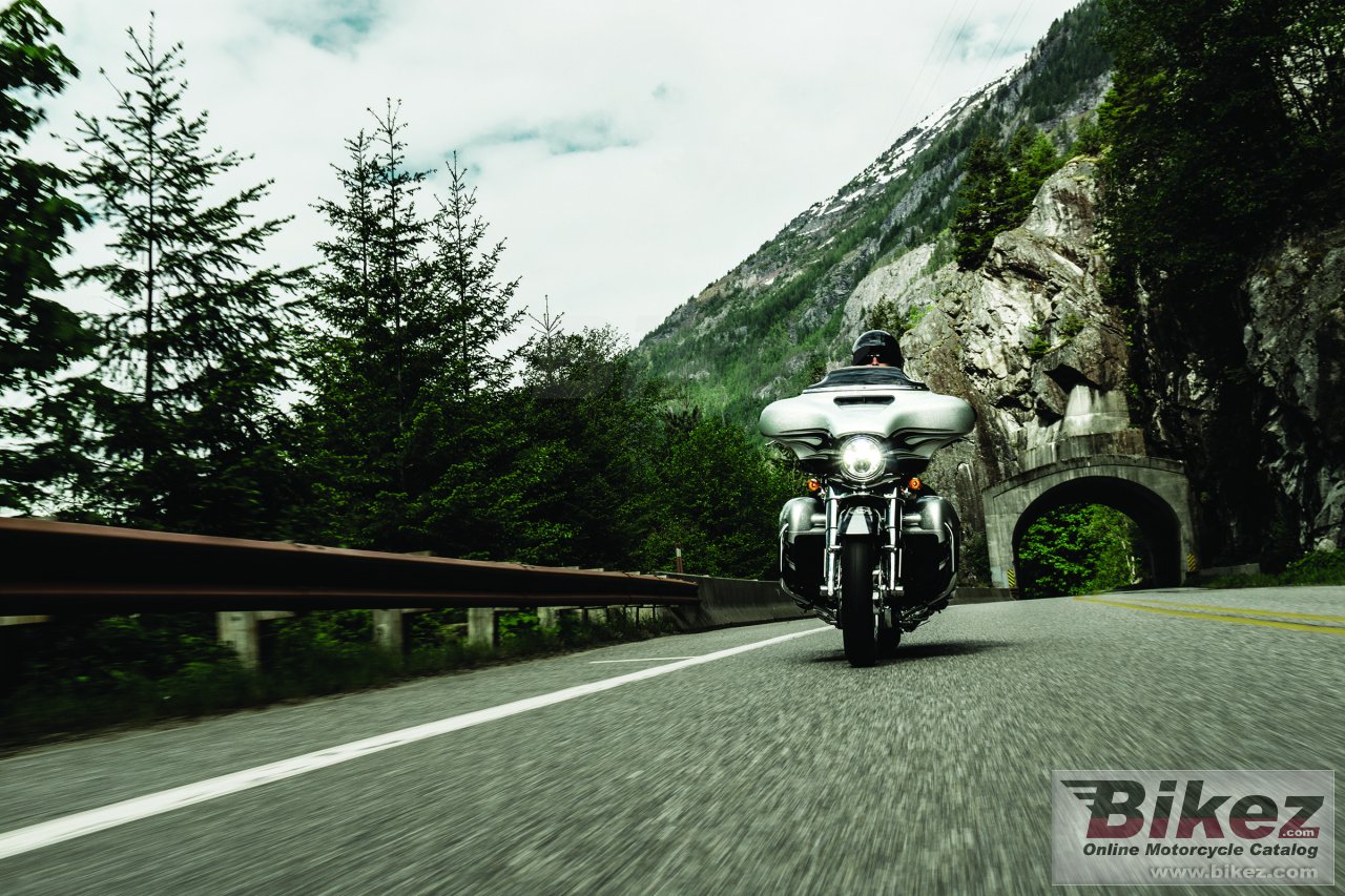 Thumbnail for Harley-Davidson CVO Street Glide 2015