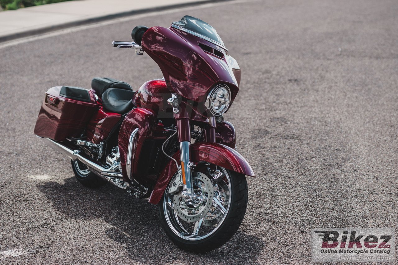 Thumbnail for Harley-Davidson CVO Street Glide 2016