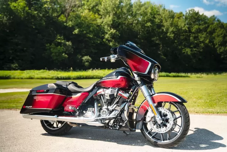 Thumbnail for Harley-Davidson CVO Street Glide 2021