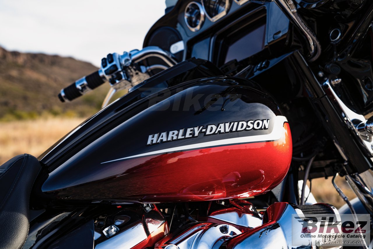 Thumbnail for Harley-Davidson CVO Street Glide 2021