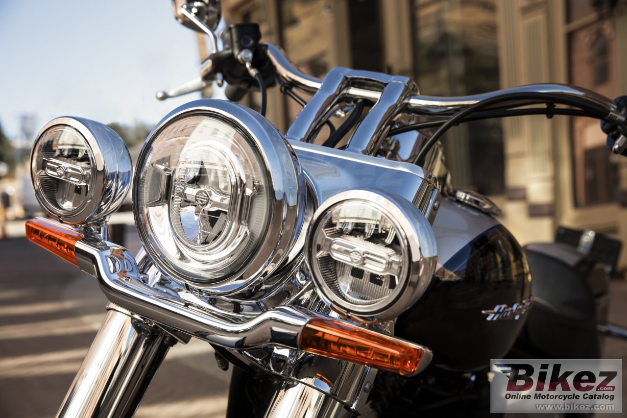 Thumbnail for Harley-Davidson Deluxe 2020