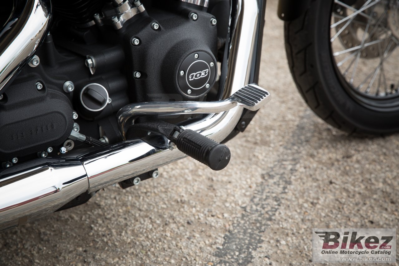Thumbnail for Harley-Davidson Dyna Street Bob 2017