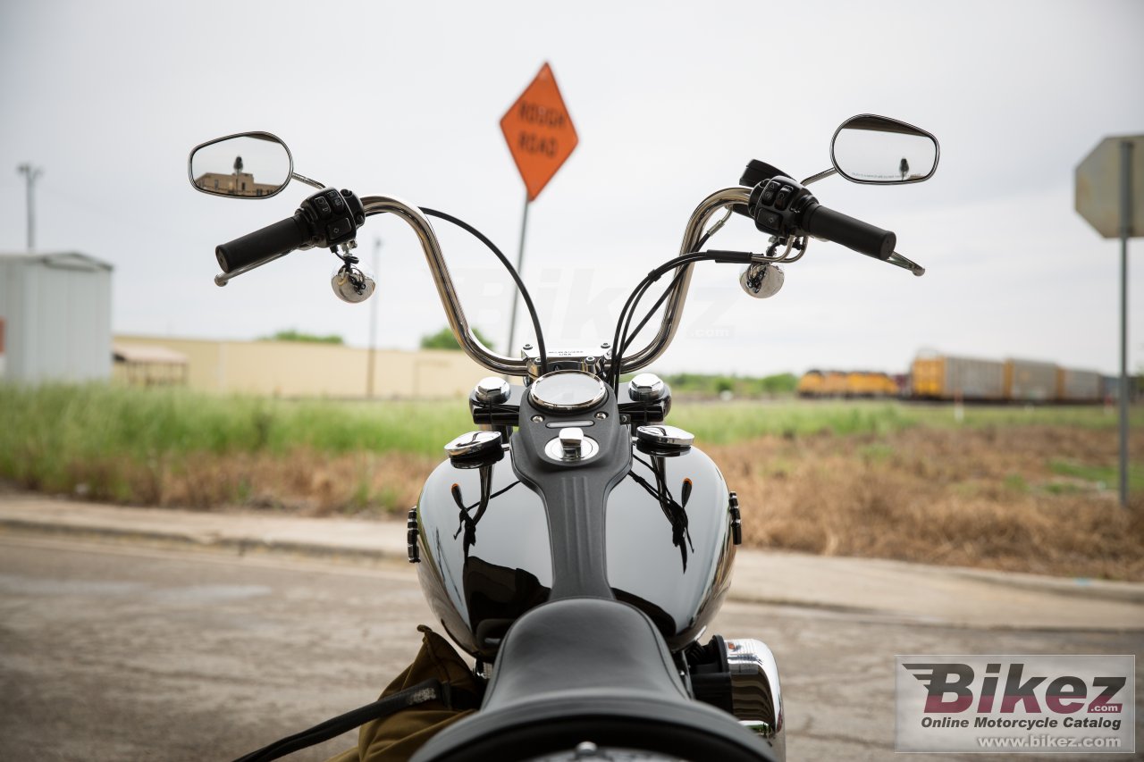 Thumbnail for Harley-Davidson Dyna Street Bob 2017