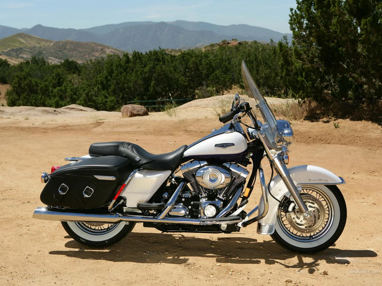 Thumbnail for Harley-Davidson FLHRC Road King Classic 2008