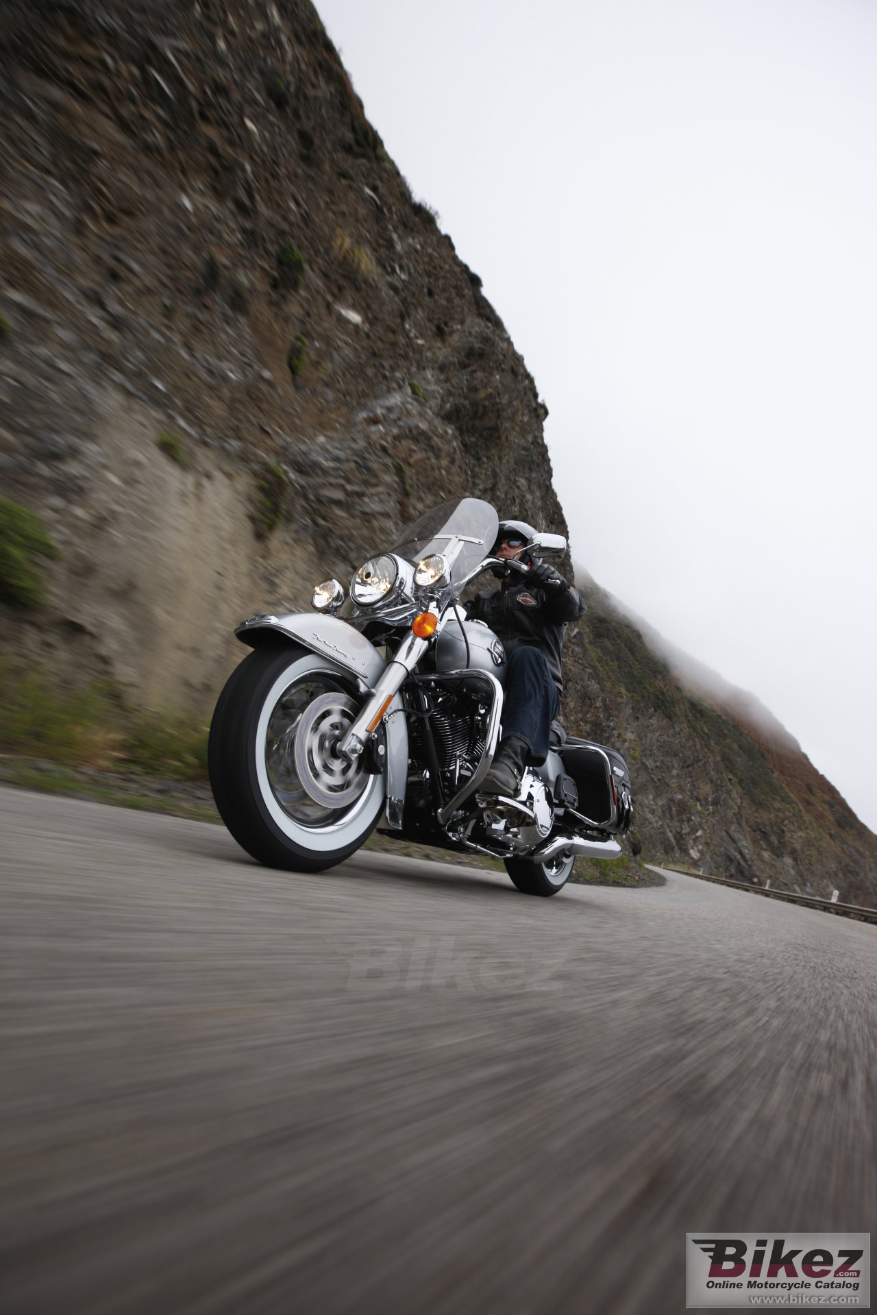 Thumbnail for Harley-Davidson FLHRC Road King Classic 2010