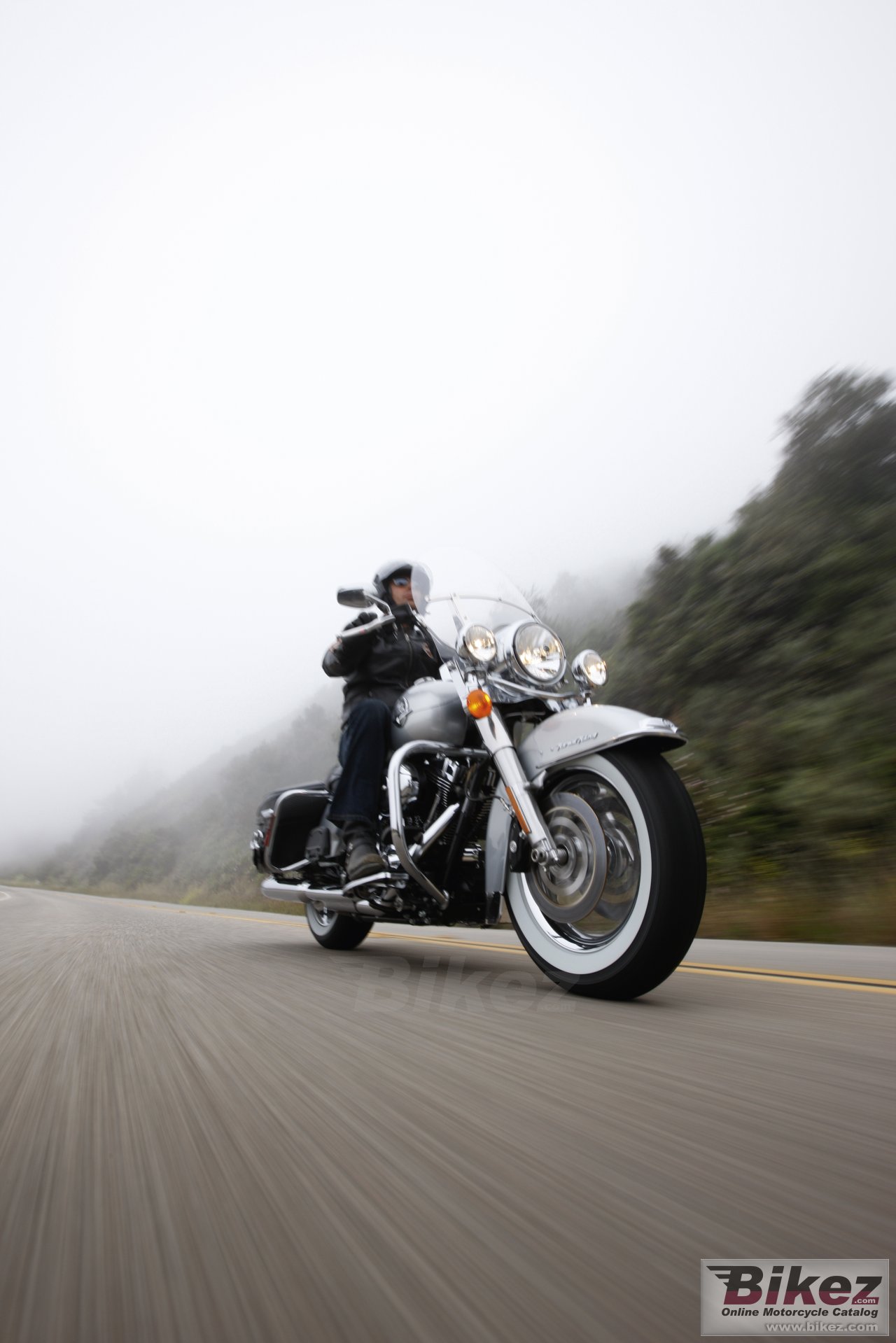 Thumbnail for Harley-Davidson FLHRC Road King Classic 2010