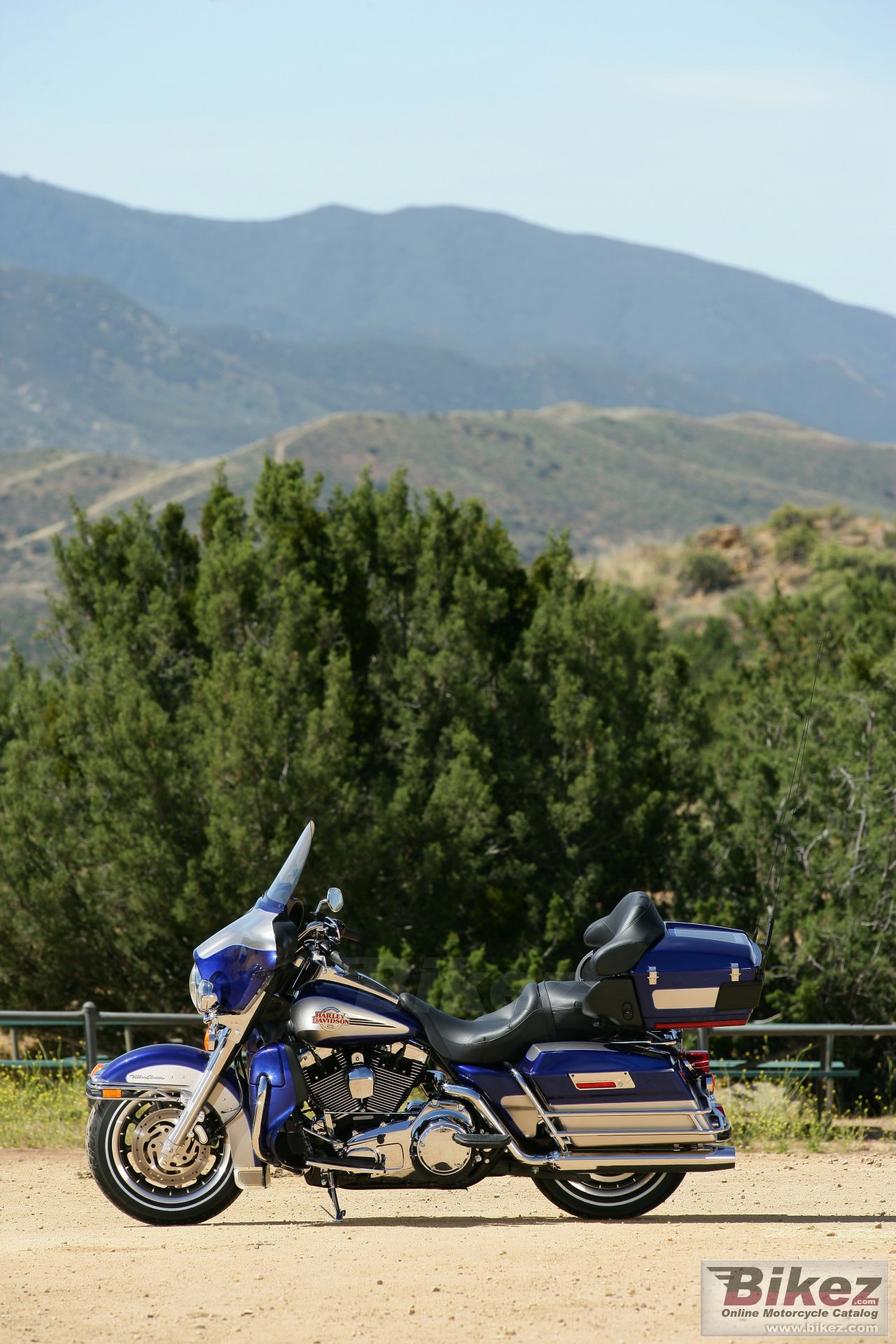 Thumbnail for Harley-Davidson FLHTCU Ultra Classic Electra Glide 2007