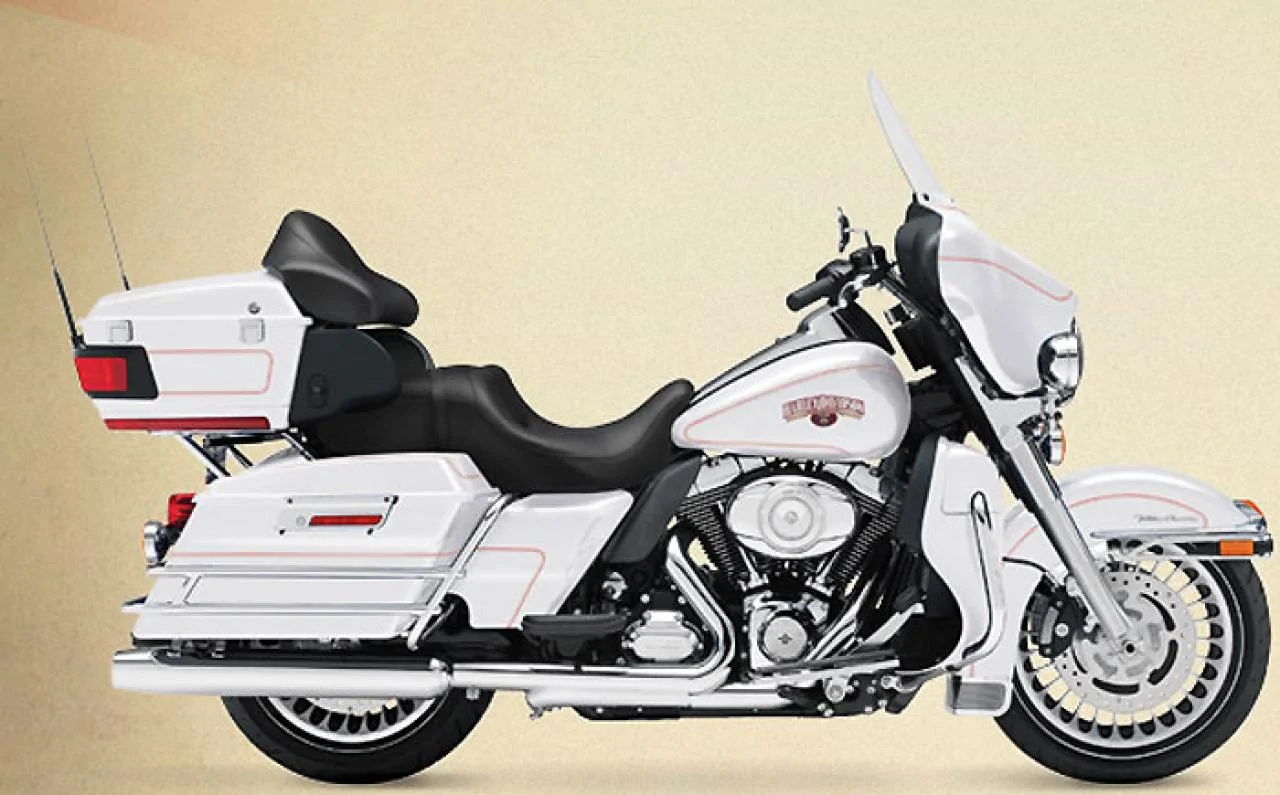 Harley-Davidson FLHTCU Ultra Classic Electra Glide Peace Officer