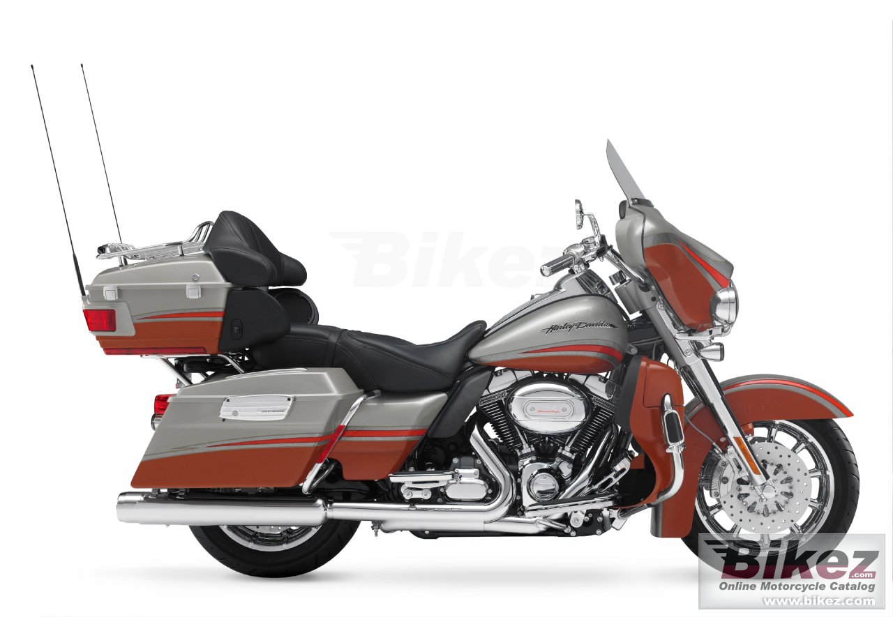 Harley-Davidson FLHTCUSE4 CVO Ultra Classic Electra Glide