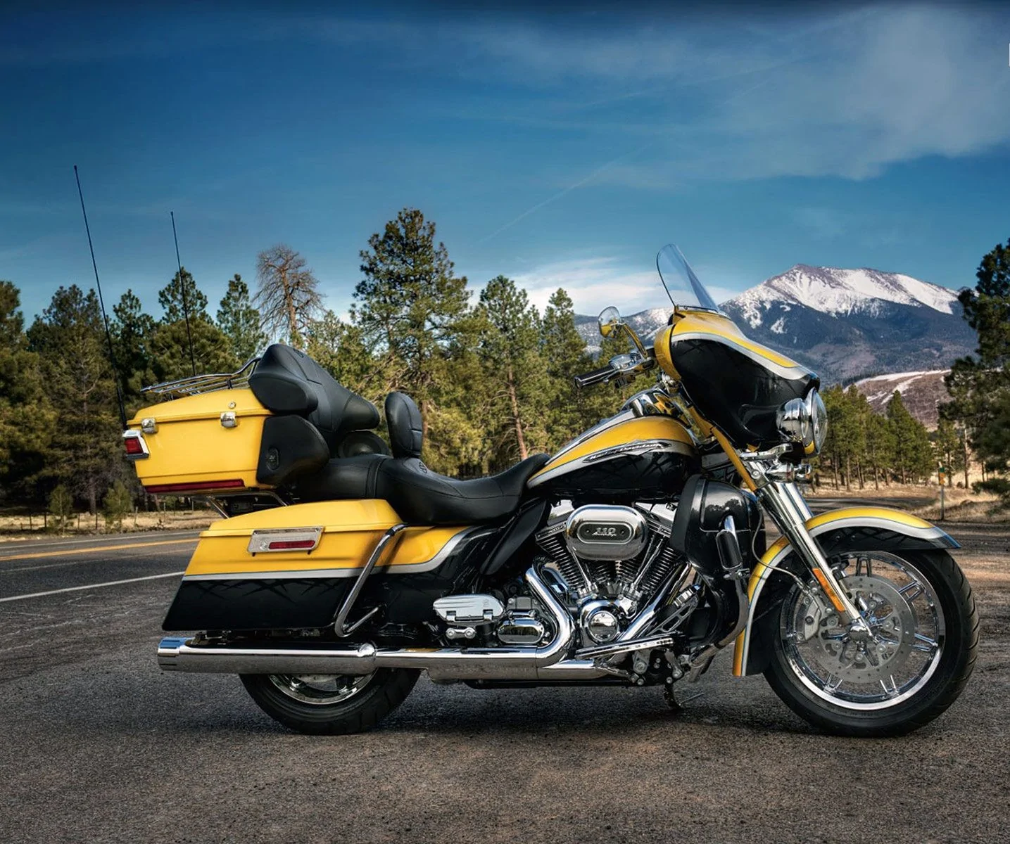 Thumbnail for Harley-Davidson FLHTCUSE7 CVO Ultra Classic Electra Glide 2012