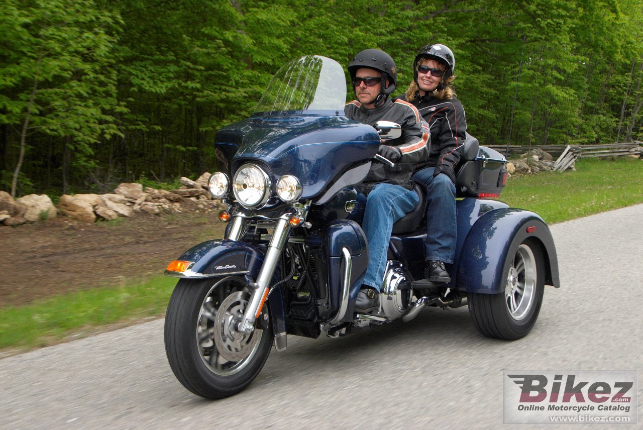 Thumbnail for Harley-Davidson FLHTCUTG Tri Glide Ultra Classic 2009
