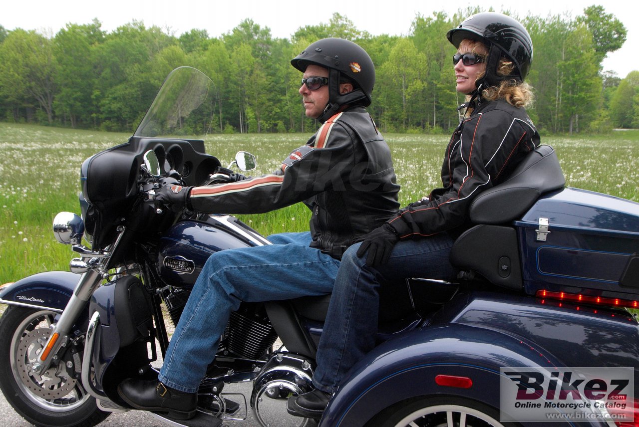 Thumbnail for Harley-Davidson FLHTCUTG Tri Glide Ultra Classic 2009