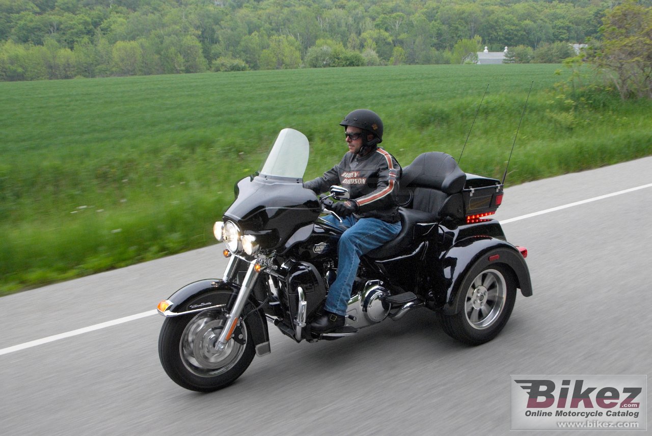 Thumbnail for Harley-Davidson FLHTCUTG Tri Glide Ultra Classic 2009