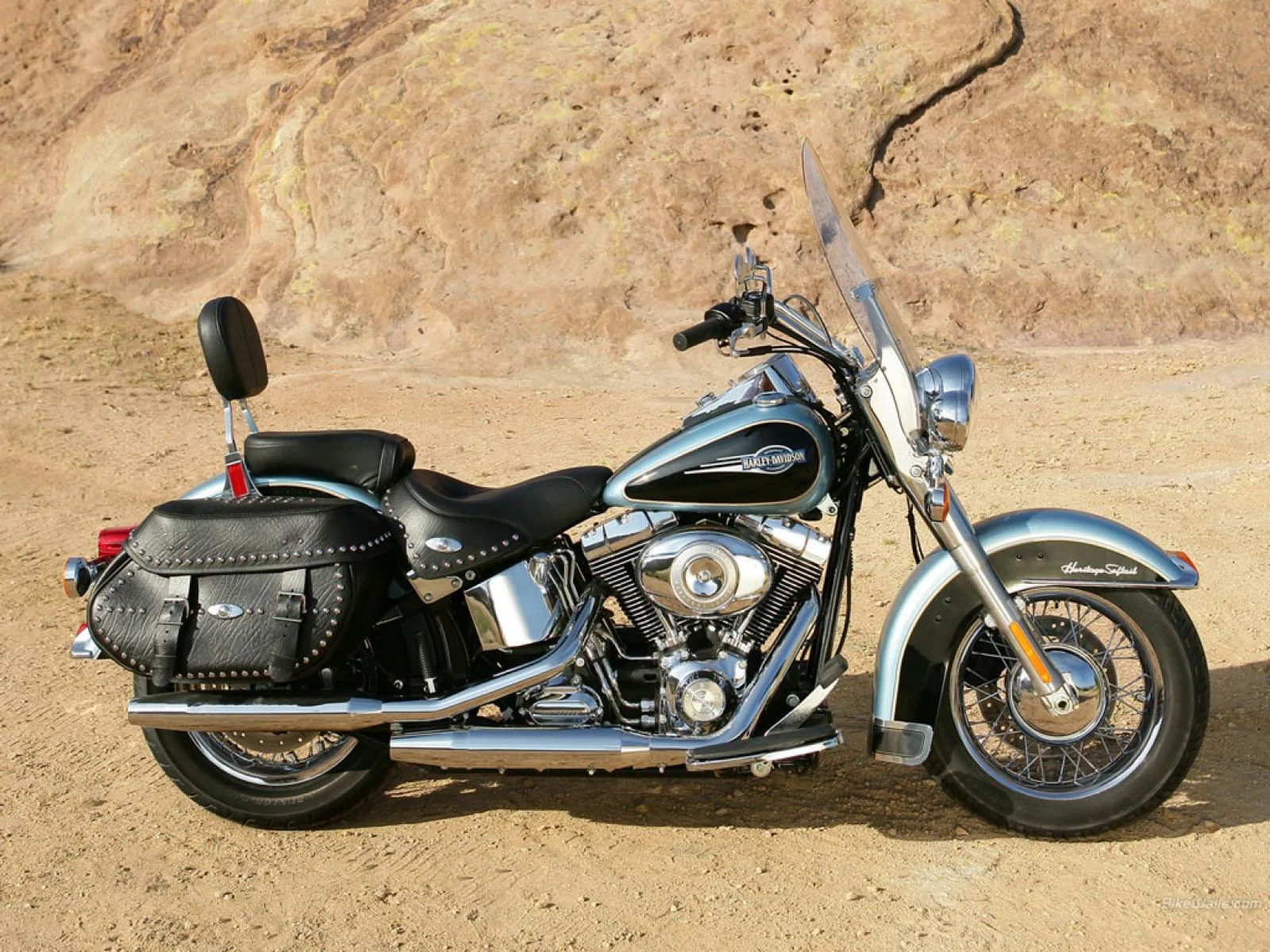 Harley-Davidson FLSTC Heritage Softail Classic