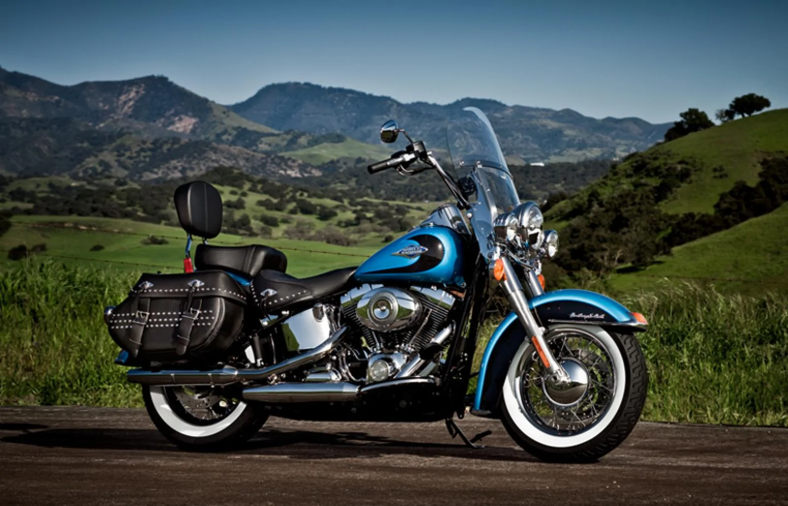 Thumbnail for Harley-Davidson FLSTC Heritage Softail Classic 2011