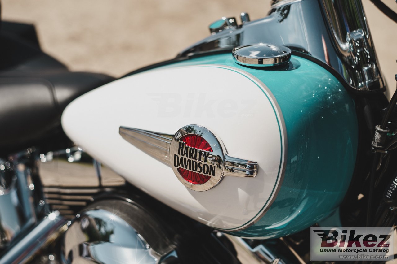 Thumbnail for Harley-Davidson Heritage Softail Classic 2016