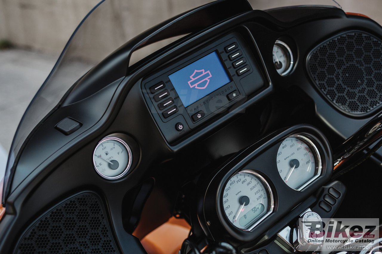 Thumbnail for Harley-Davidson Road Glide 2015