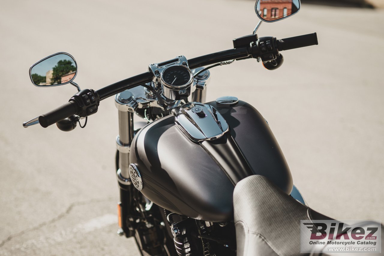 Thumbnail for Harley-Davidson Softail Breakout 2017