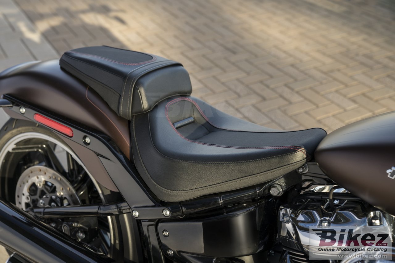 Thumbnail for Harley-Davidson Softail Breakout 2019