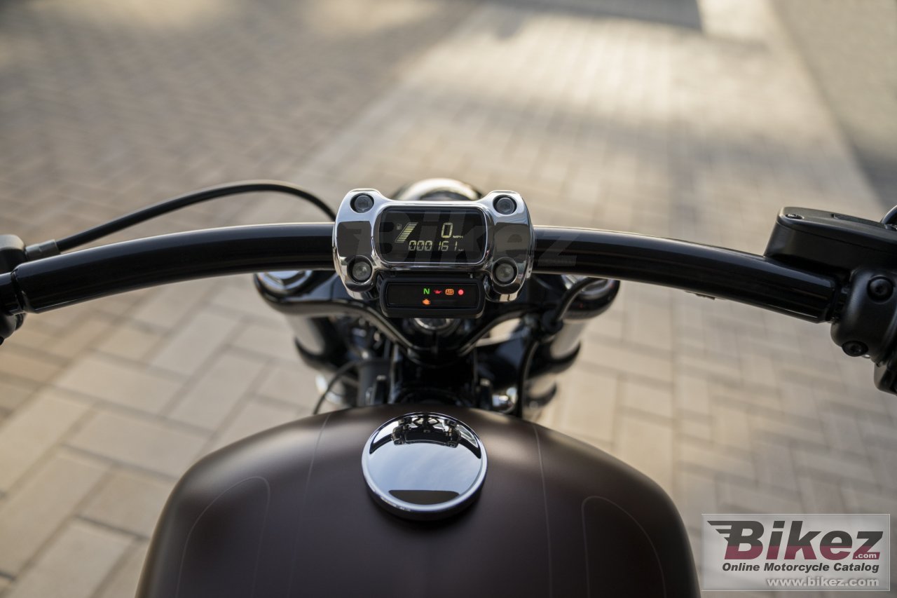 Thumbnail for Harley-Davidson Softail Breakout 2019