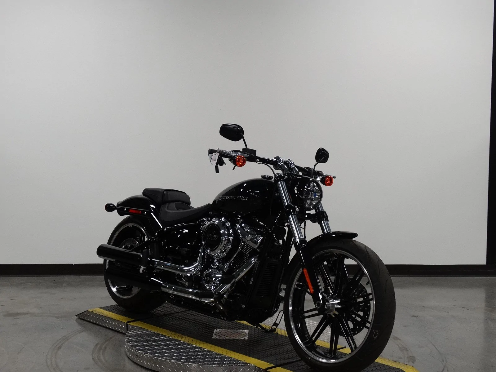 Thumbnail for Harley-Davidson Softail Breakout 2019