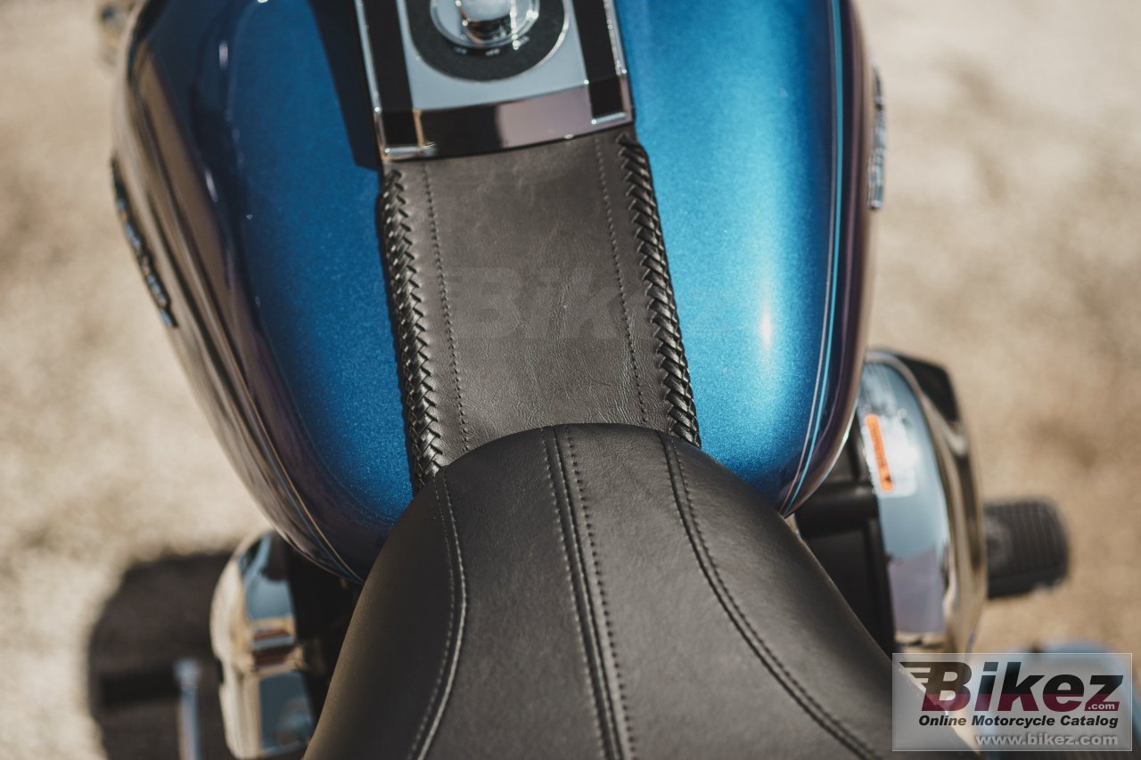 Thumbnail for Harley-Davidson Softail Deluxe 2017