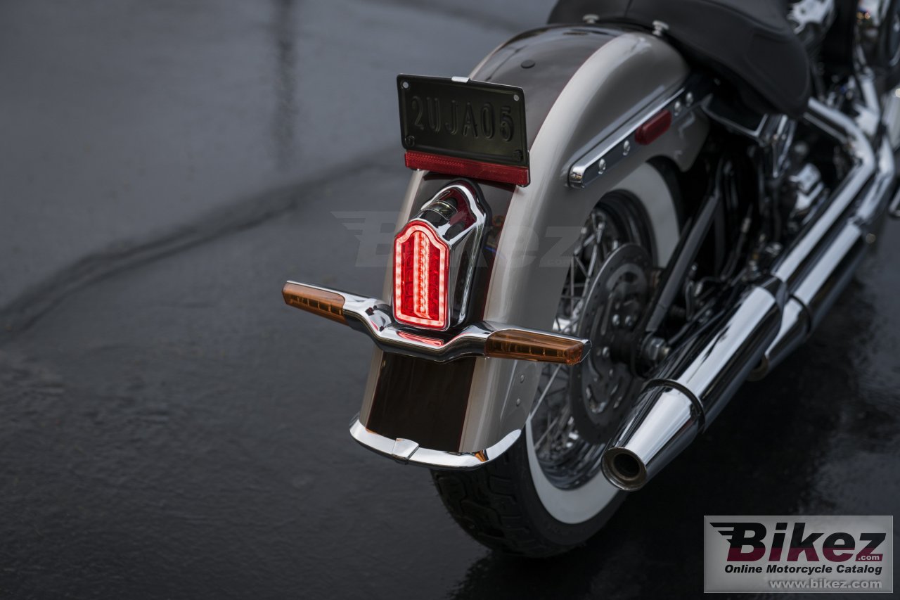 Thumbnail for Harley-Davidson Softail Deluxe 2018