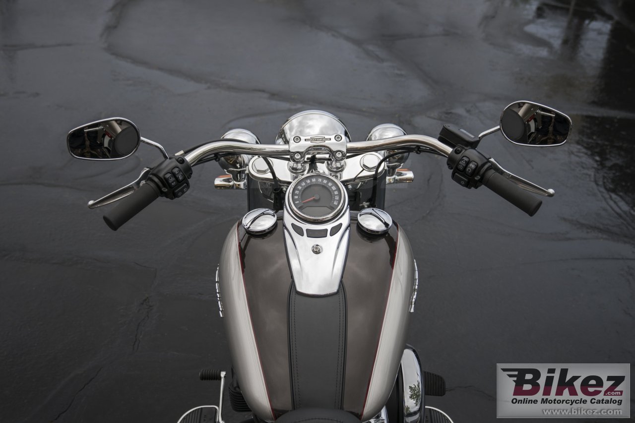 Thumbnail for Harley-Davidson Softail Deluxe 2018