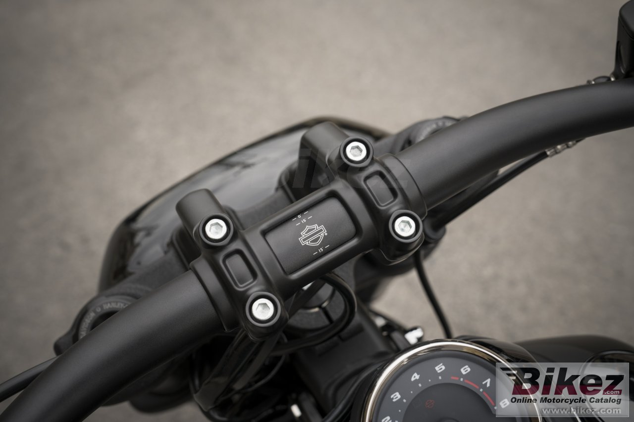 Thumbnail for Harley-Davidson Softail Fat Bob 2018
