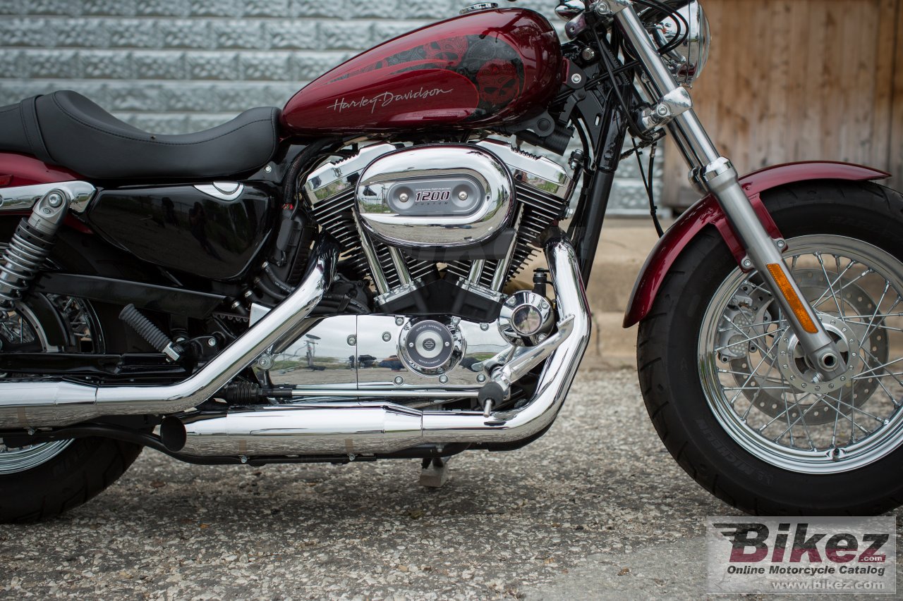 Thumbnail for Harley-Davidson Sportster 1200 Custom 2017
