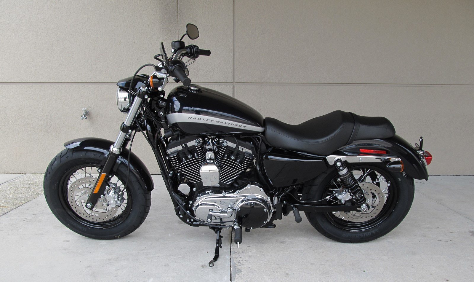 Thumbnail for Harley-Davidson Sportster 1200 Custom 2019