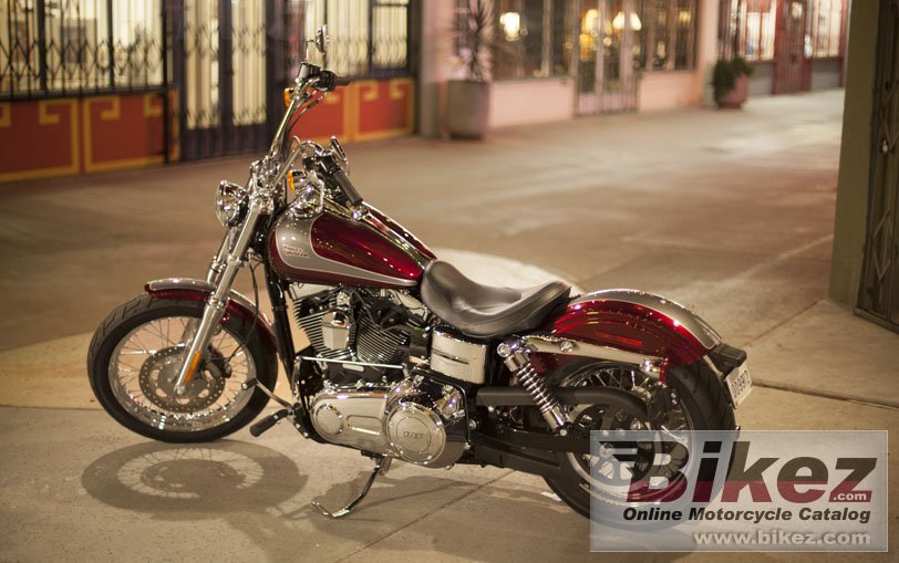 Harley-Davidson Street Bob Dark Custom