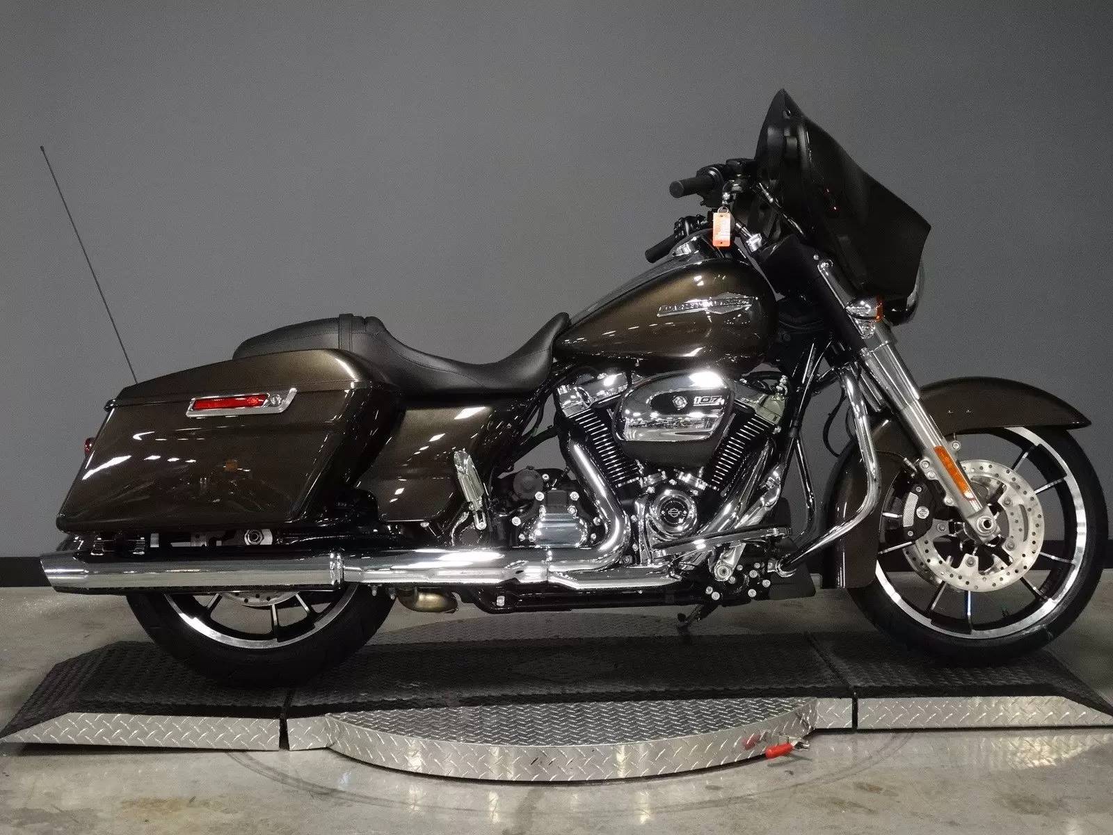 Thumbnail for Harley-Davidson Street Glide 2021