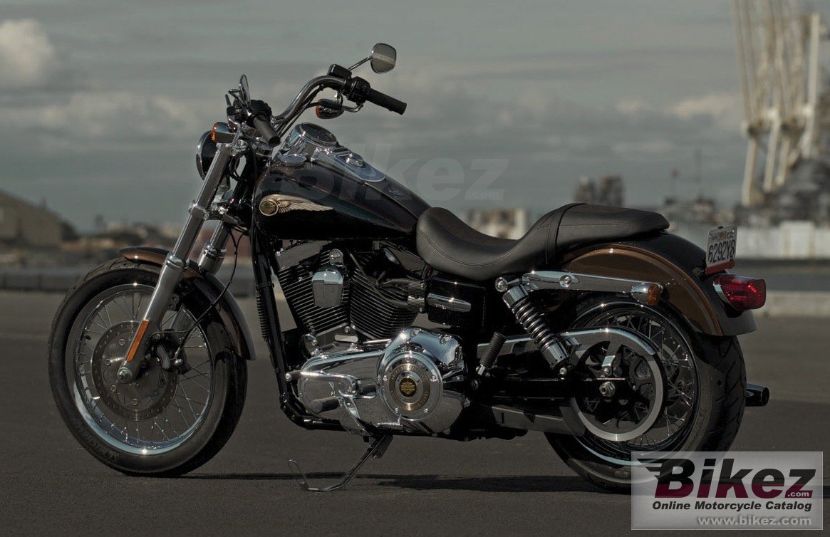 Harley-Davidson Super Glide Custom 110th Anniversary