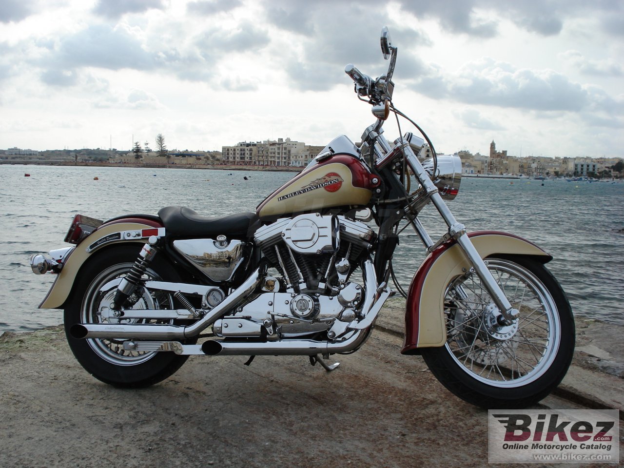 Harley-Davidson XLH Sportster 883 Hugger