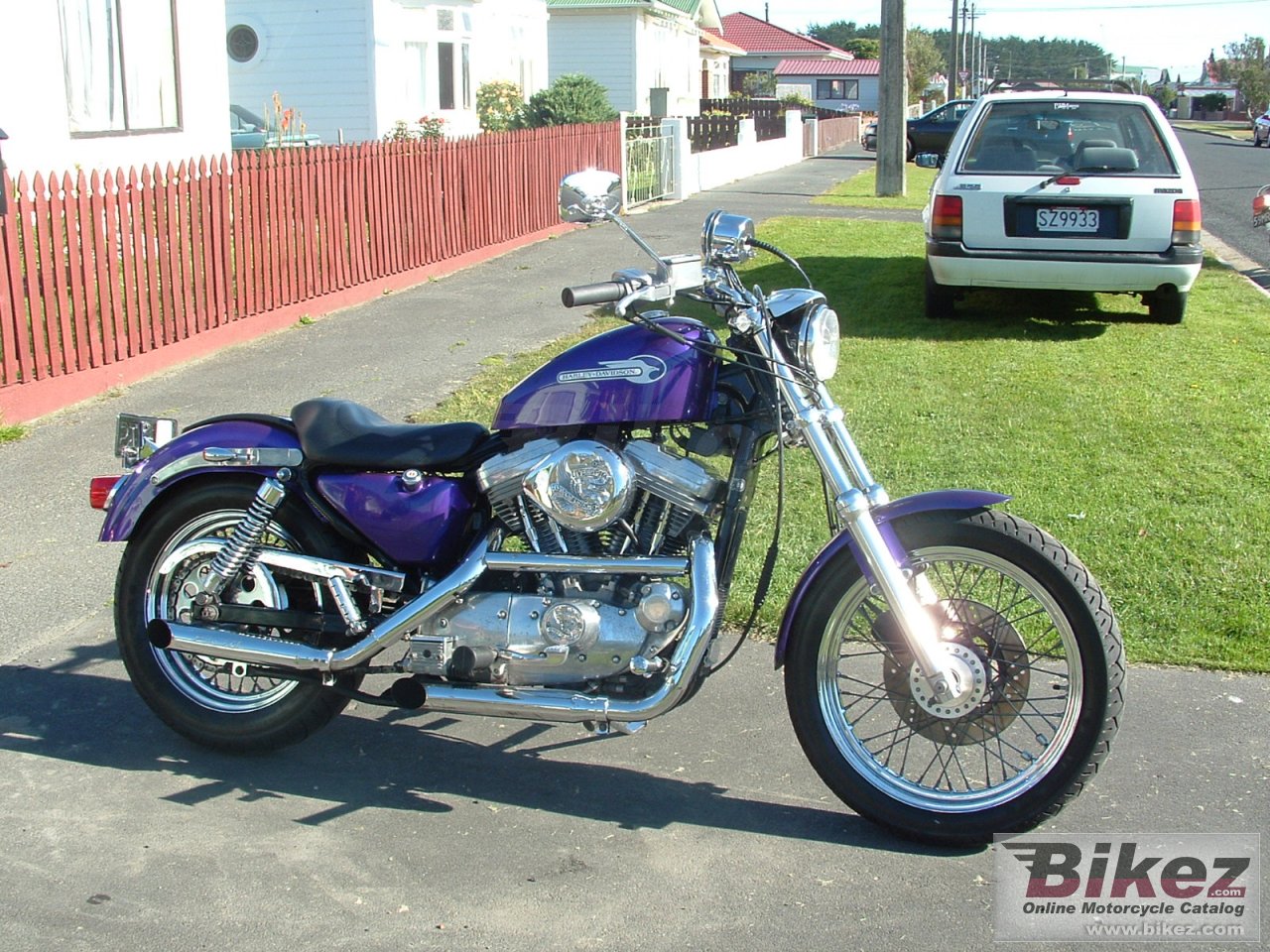 Harley-Davidson XLH Sportster 883 Hugger