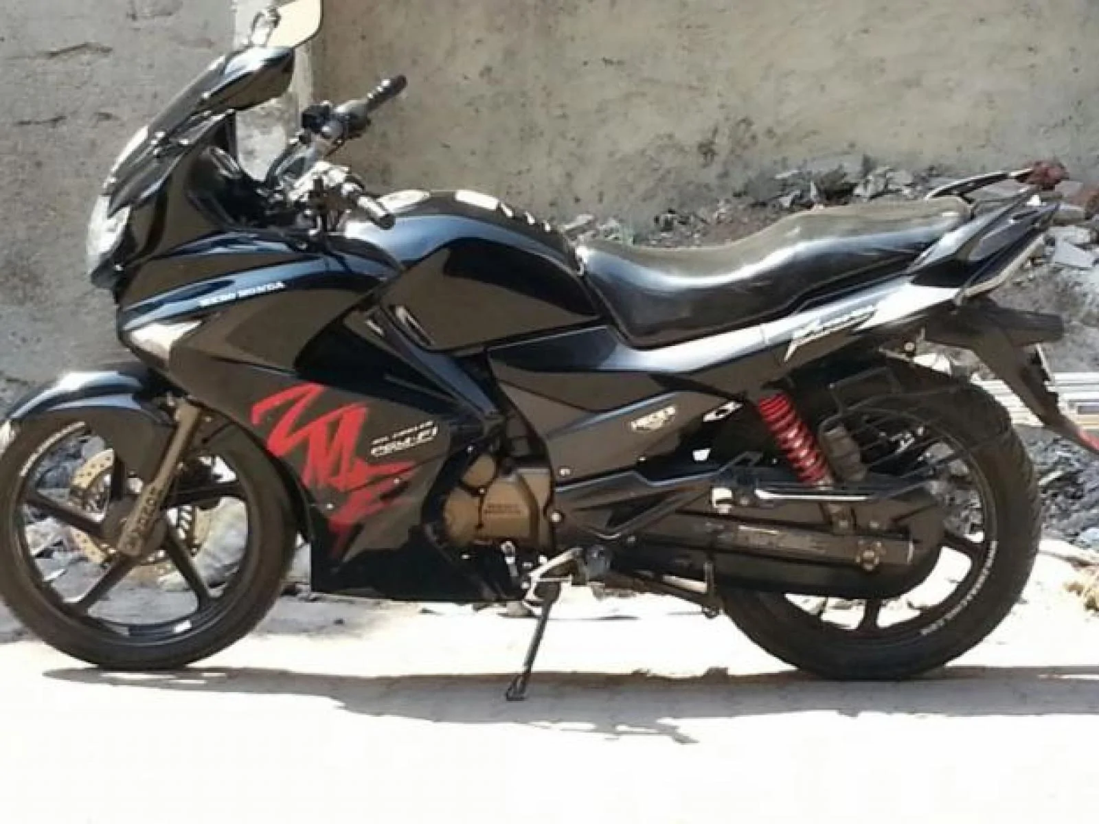 Thumbnail for Hero Karizma ZMR 2013