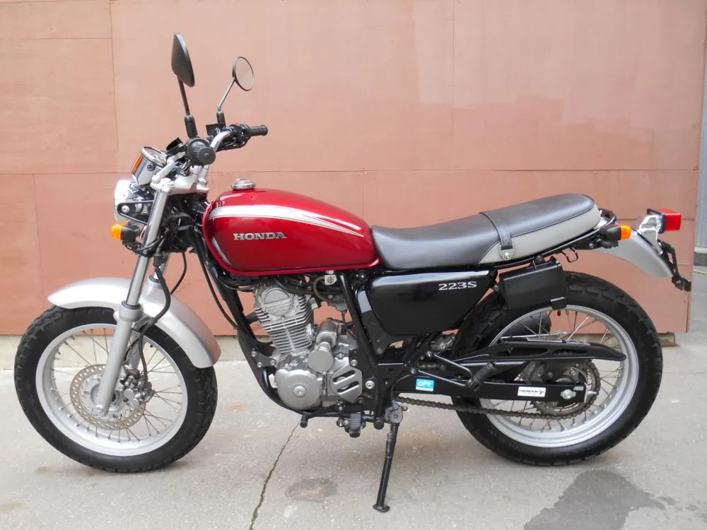 Thumbnail for Honda CB223S 2015
