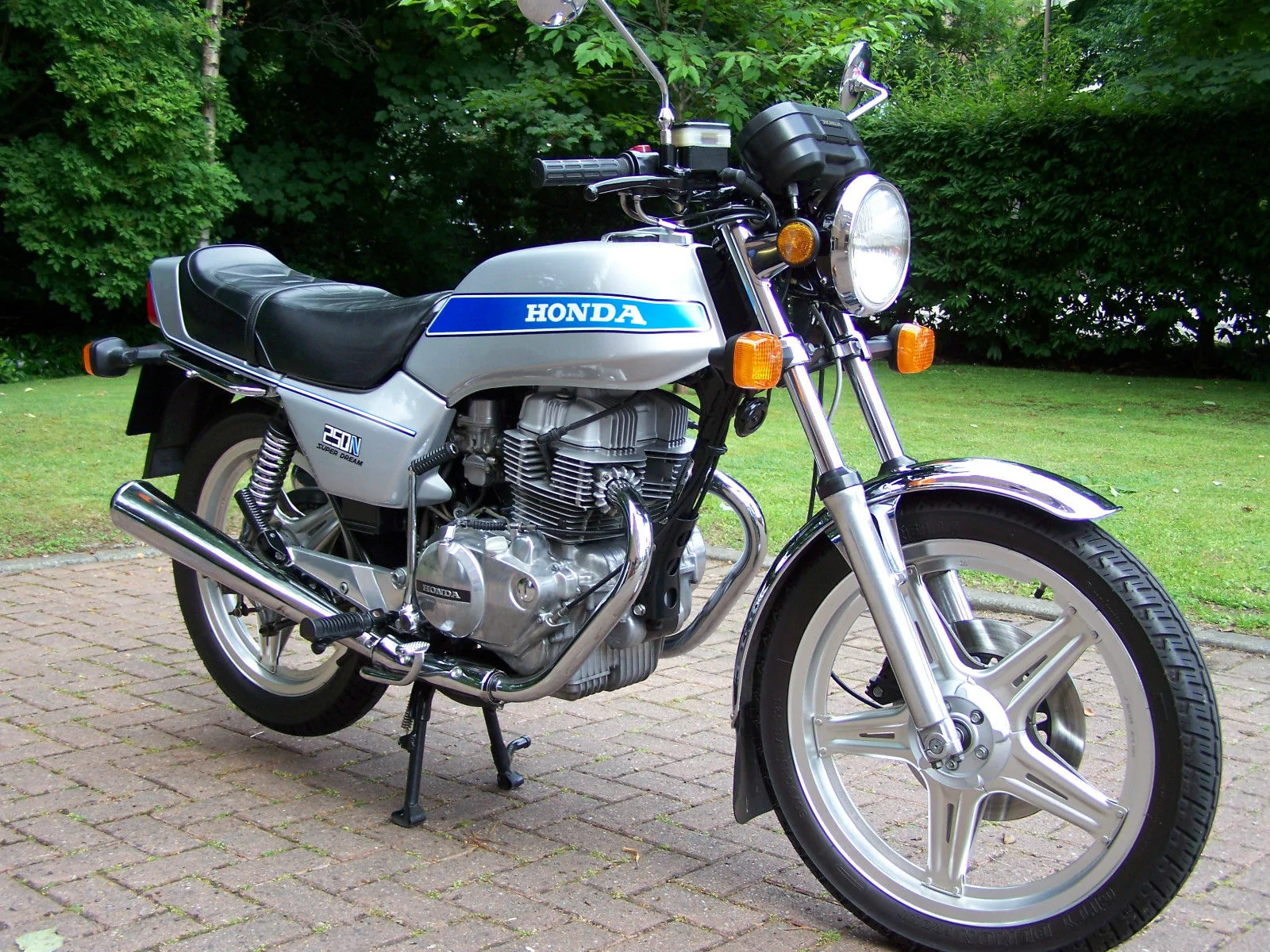 Thumbnail for Honda CB 250 N 1983