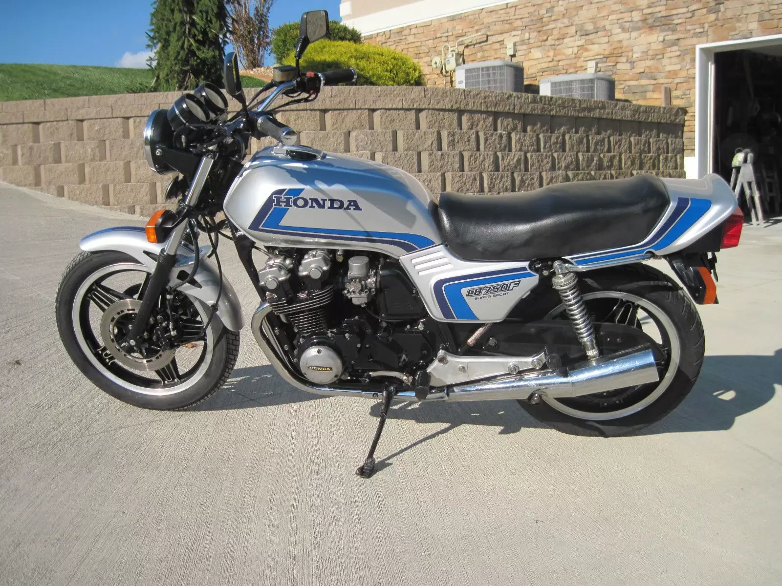 Thumbnail for Honda CB 750 F 1982