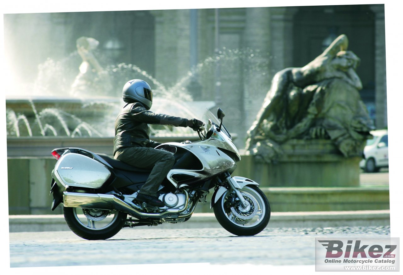 Thumbnail for Honda Deauville 700 2010