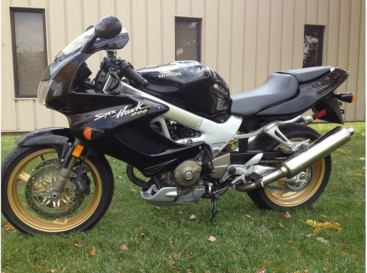 Thumbnail for Honda VTR 1000 F Super Hawk 2004