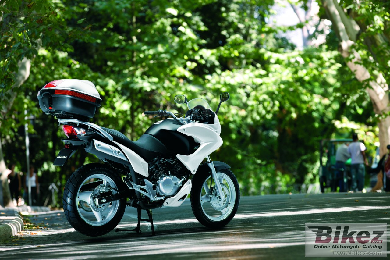 Thumbnail for Honda XL125V Varadero 2010