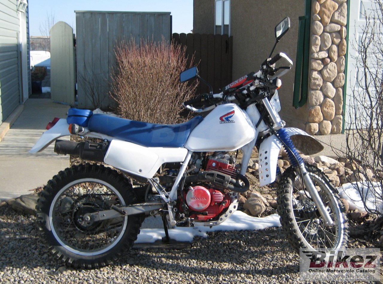 Honda XL 350 R (reduced effect)