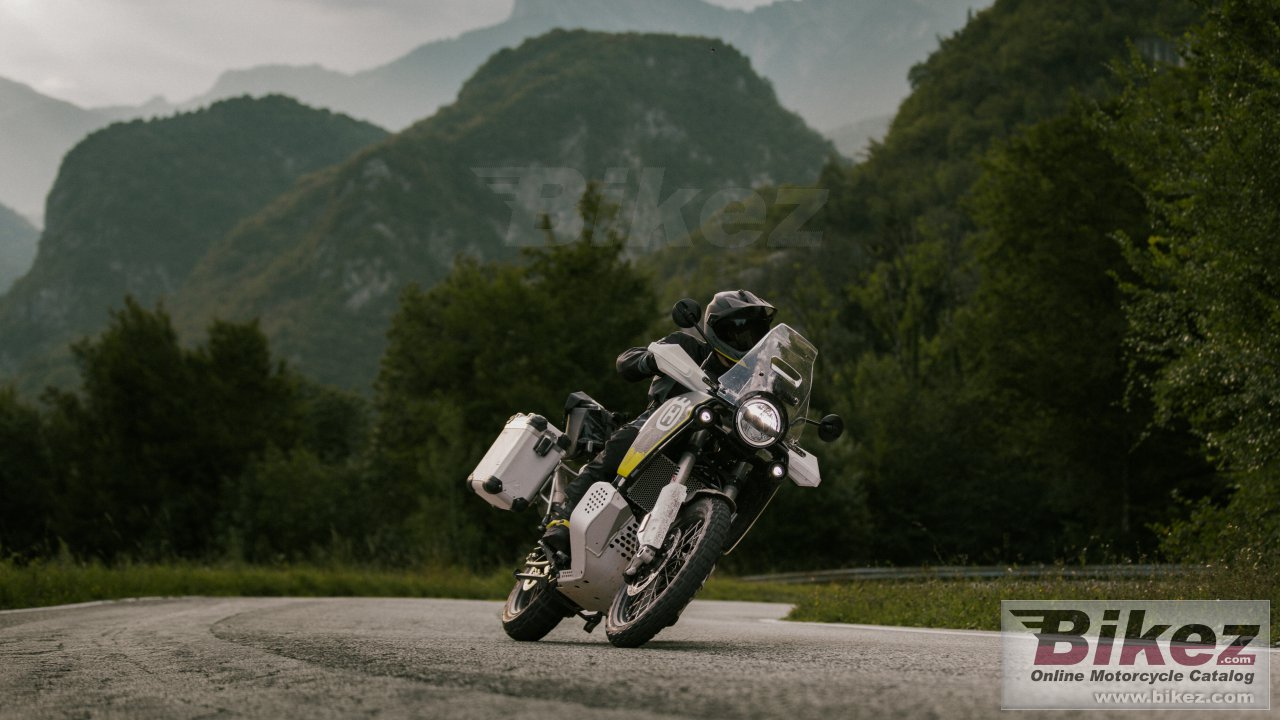Thumbnail for Husqvarna Norden 901 Expedition 2025