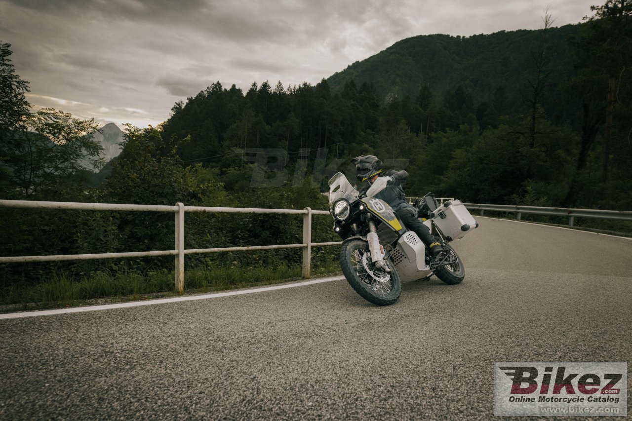 Thumbnail for Husqvarna Norden 901 Expedition 2025