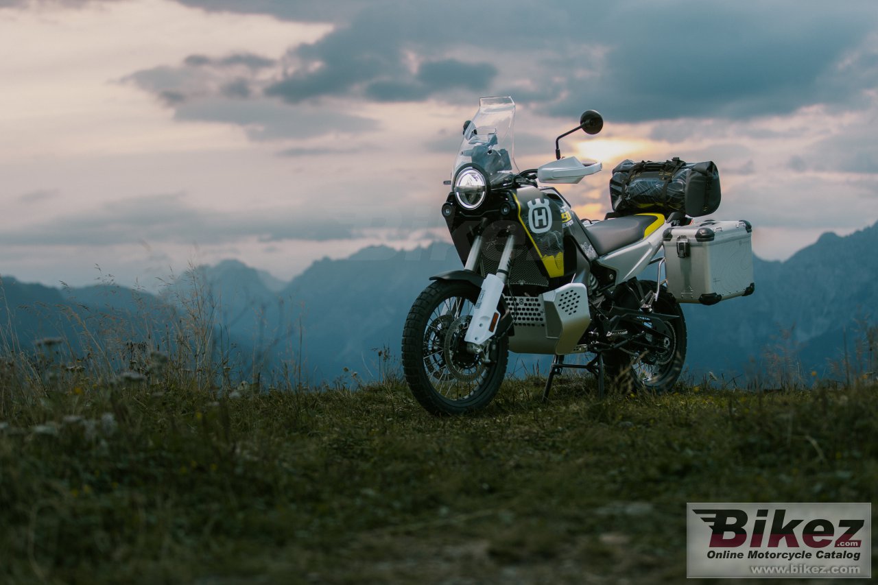Thumbnail for Husqvarna Norden 901 Expedition 2025
