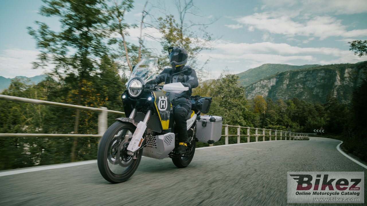 Thumbnail for Husqvarna Norden 901 Expedition 2025